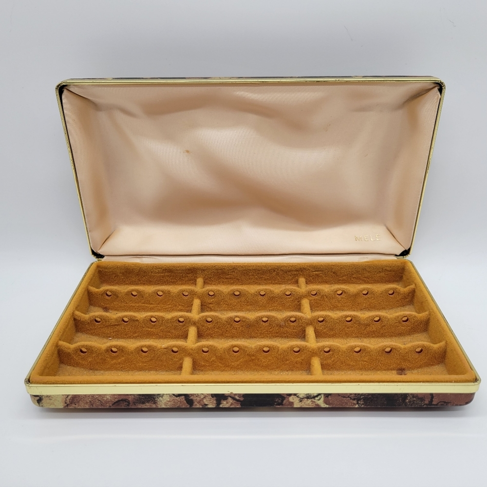 Vintage travel clamshell jewelry box